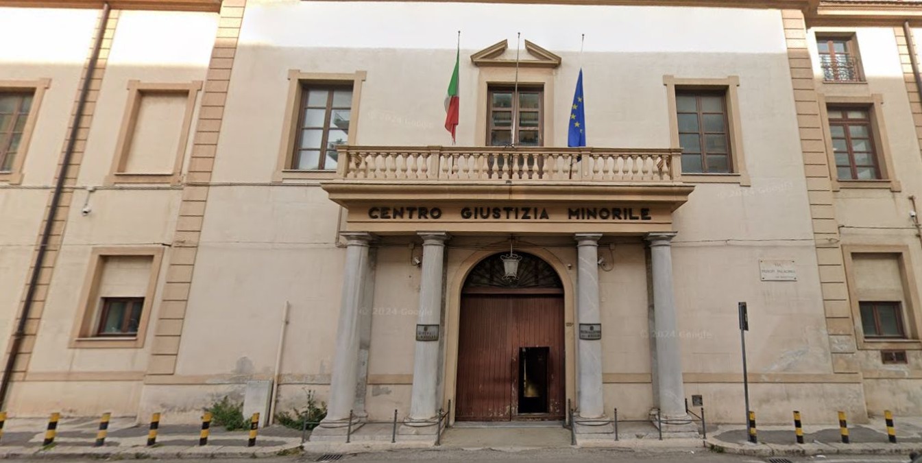 Denunciati due accompagnatori al Tribunale dei Minorenni: trovati con coltelli - Credit Foto Google Maps