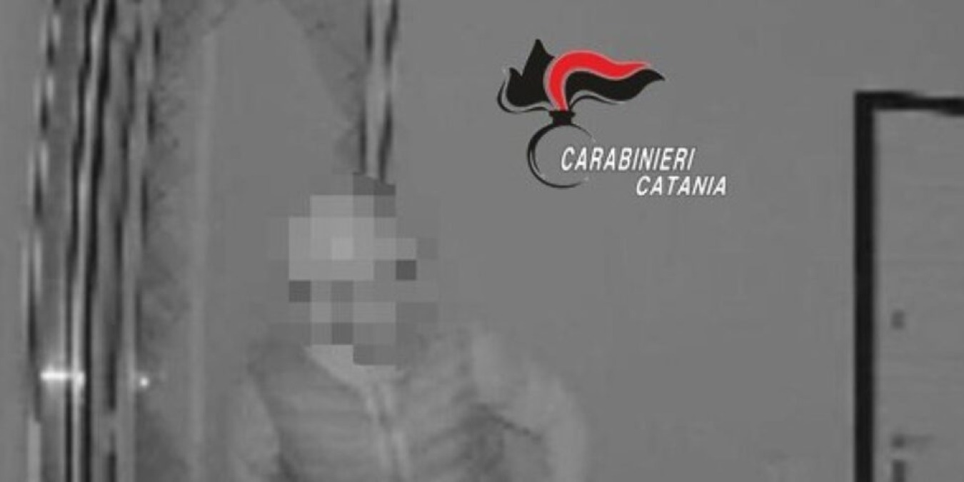 Catania, scoperto in diretta dalle telecamere: due arresti per furto in abitazione durante i festeggiamenti di Sant'Agata
