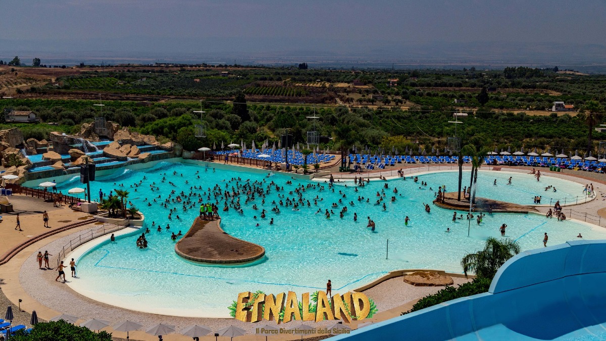 Etnaland: nove metri di rifiuti e nessun depuratore, sequestrato il parco di Belpasso (I DETTAGLI) - 