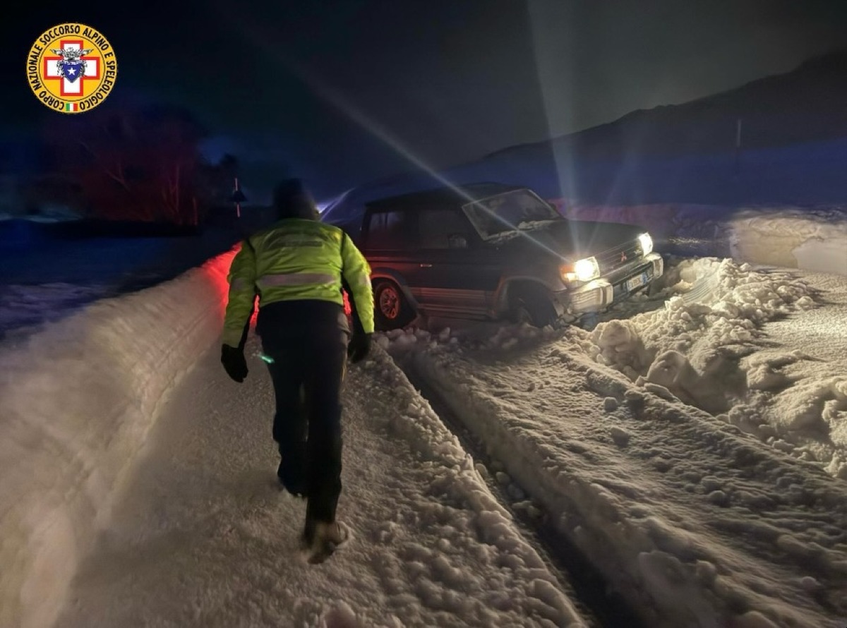 Etna Sud, bufera sulla SP 92: 5 automobilisti tratti in salvo dalla Guardia di finanza - 