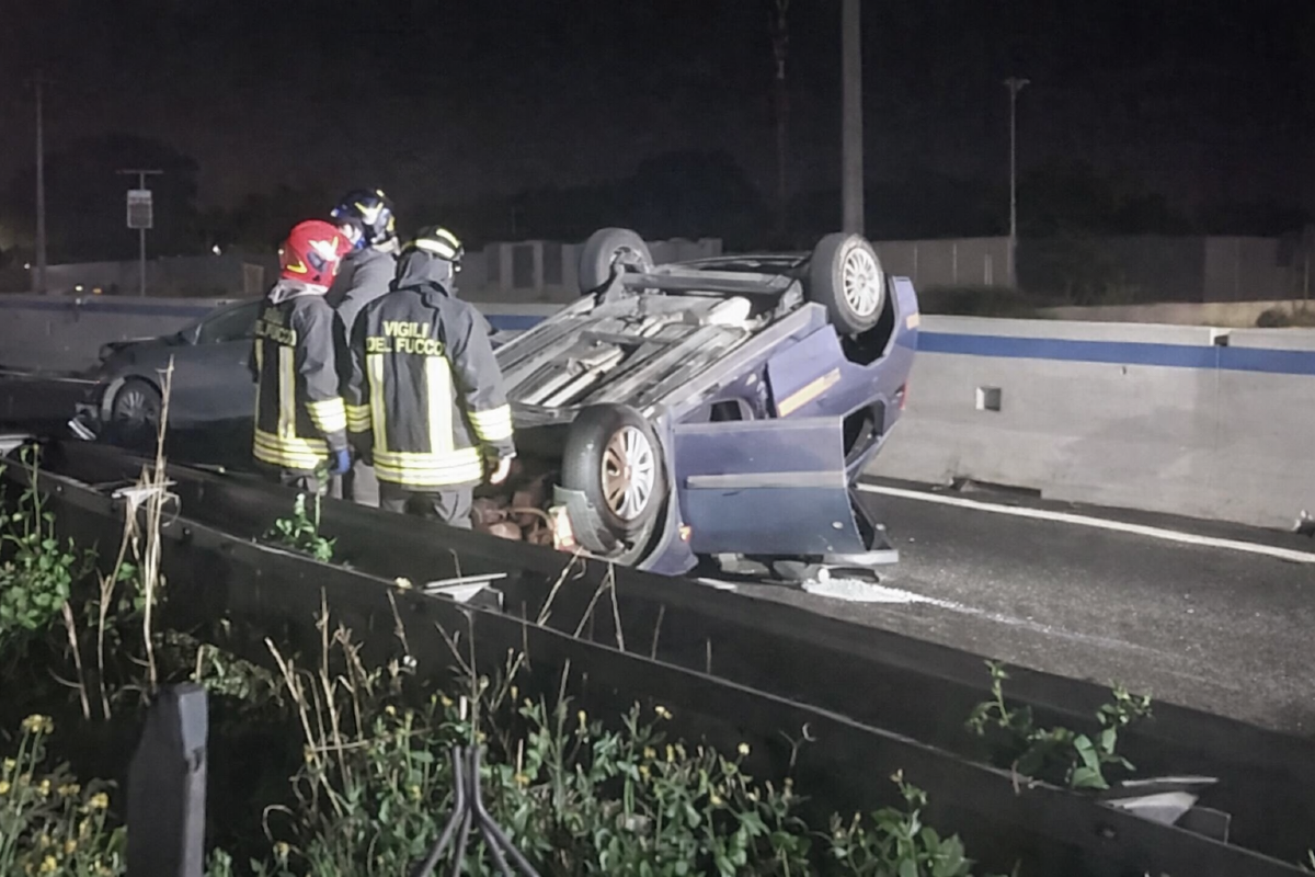 Incidente sulla SS121 Catania–Paternò: morto 27enne di Nicolosi, quattro feriti. Strada chiusa. - 