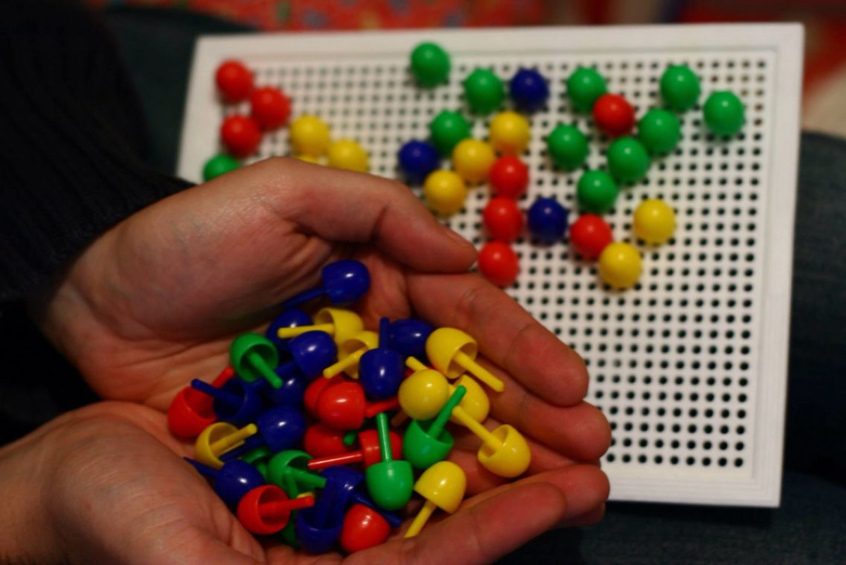 I chiodini colorati: il gioco creativo che ha fatto crescere intere generazioni - 