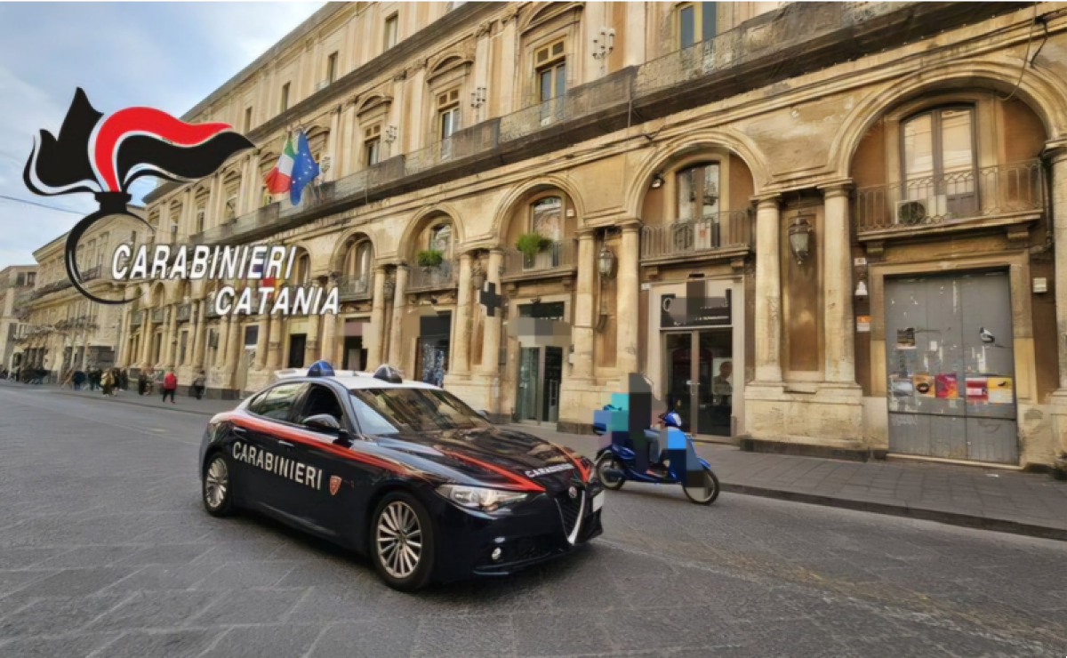 Catania, furto in via Etnea: denunciato 37enne sorpreso con tester di profumo da 150€ - 