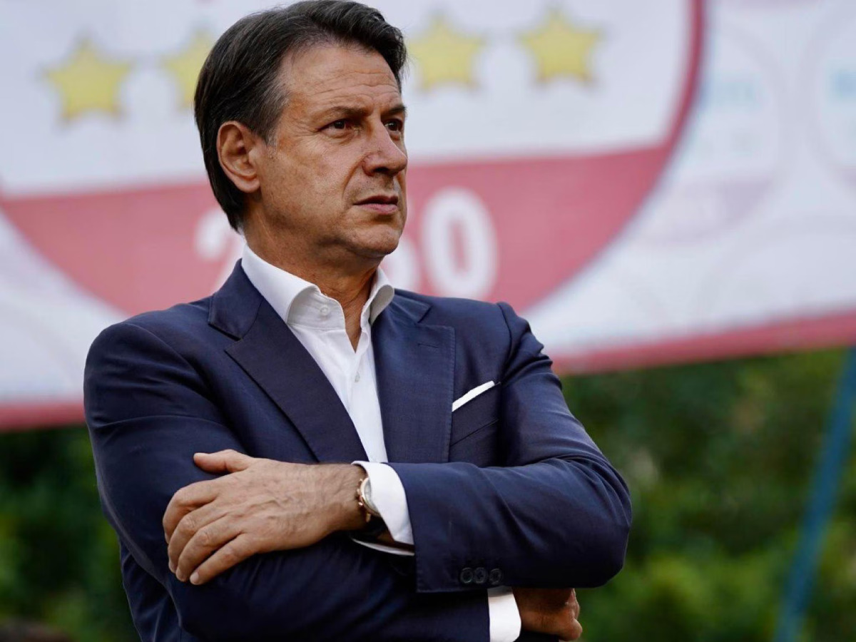 Conte a Stazzo: visita nelle zone colpite da Harry e dure accuse a Meloni sulla riforma della giustizia - 