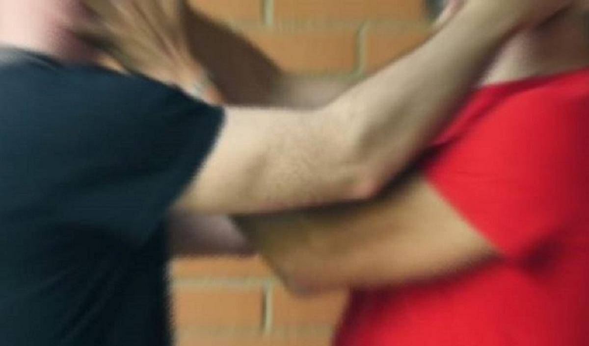 Paternò: scontro tra auto e rissa in strada tra via Campania e via Venezia, nessun ferito - 