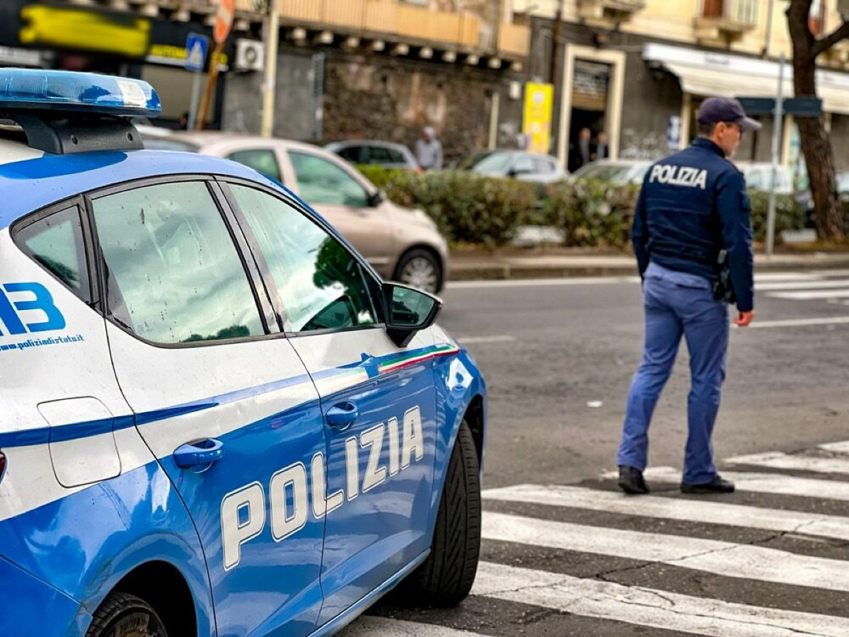 Catania, pusher 26enne arrestato con droga destinata a consegne a domicilio - 