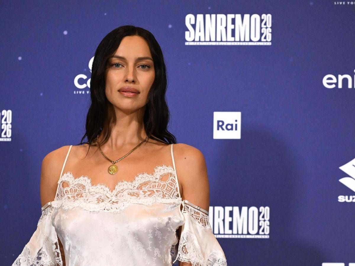 Sanremo 2026, chi è Irina Shayk: la top model russa co-conduttrice terza serata - 