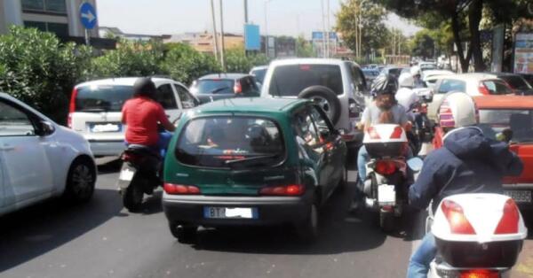 Ingorgo sulla Circonvallazione di Catania: il sindaco Trantino chiede spiegazioni dopo lavori e incidente