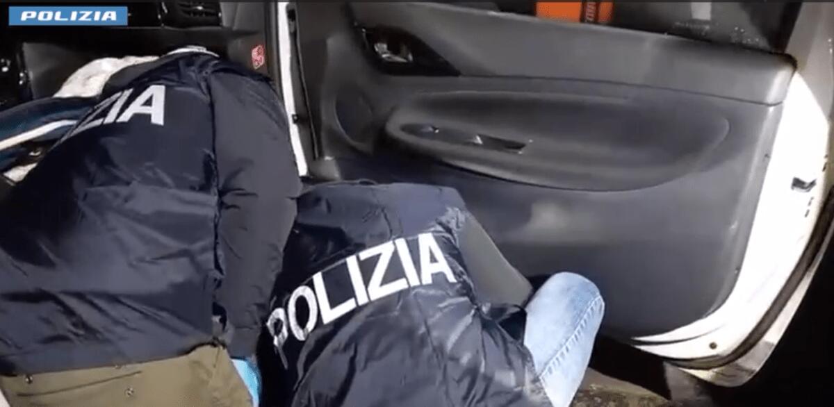 Arresto a Catania: la Polizia sequestra 4 kg di cocaina in un’auto. - 