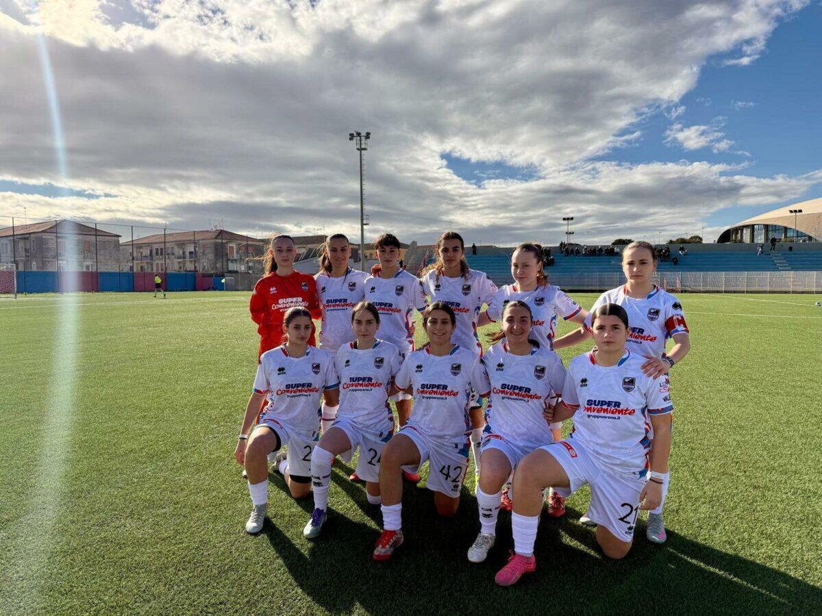 Calcio Catania: L'Under 19 Femminile Trionfa nel Derby contro il Palermo e Conquista la Vetta del Campionato - 