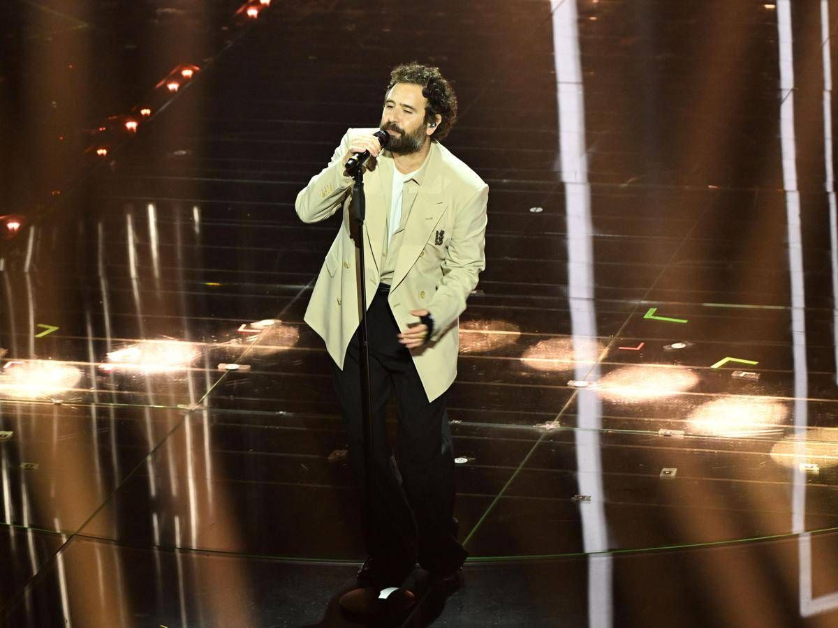 Sanremo 2026, Tommaso Paradiso chi è: in gara con il brano 'I Romantici' - 