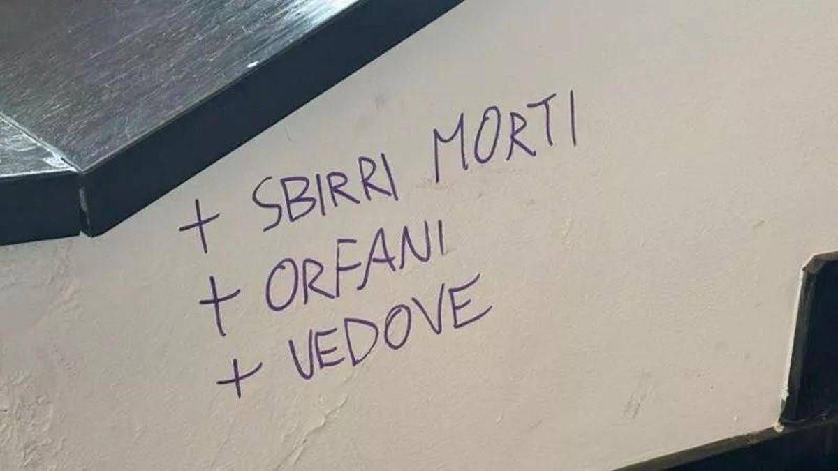 Bernini: "Frasi choc contro forze dell'ordine su muri Università di Torino, denunciamo" - 
