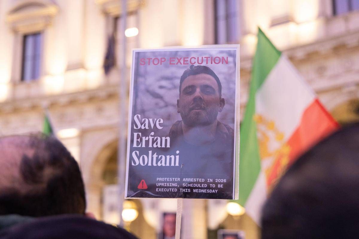Iran, il legale di Erfan Soltani: "E' stato rilasciato su cauzione" - 