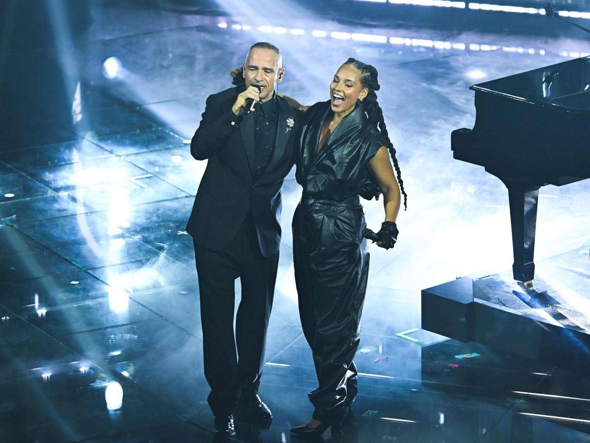 Sanremo 2026, Eros Ramazzotti show: cosa è successo nel fuorionda - 