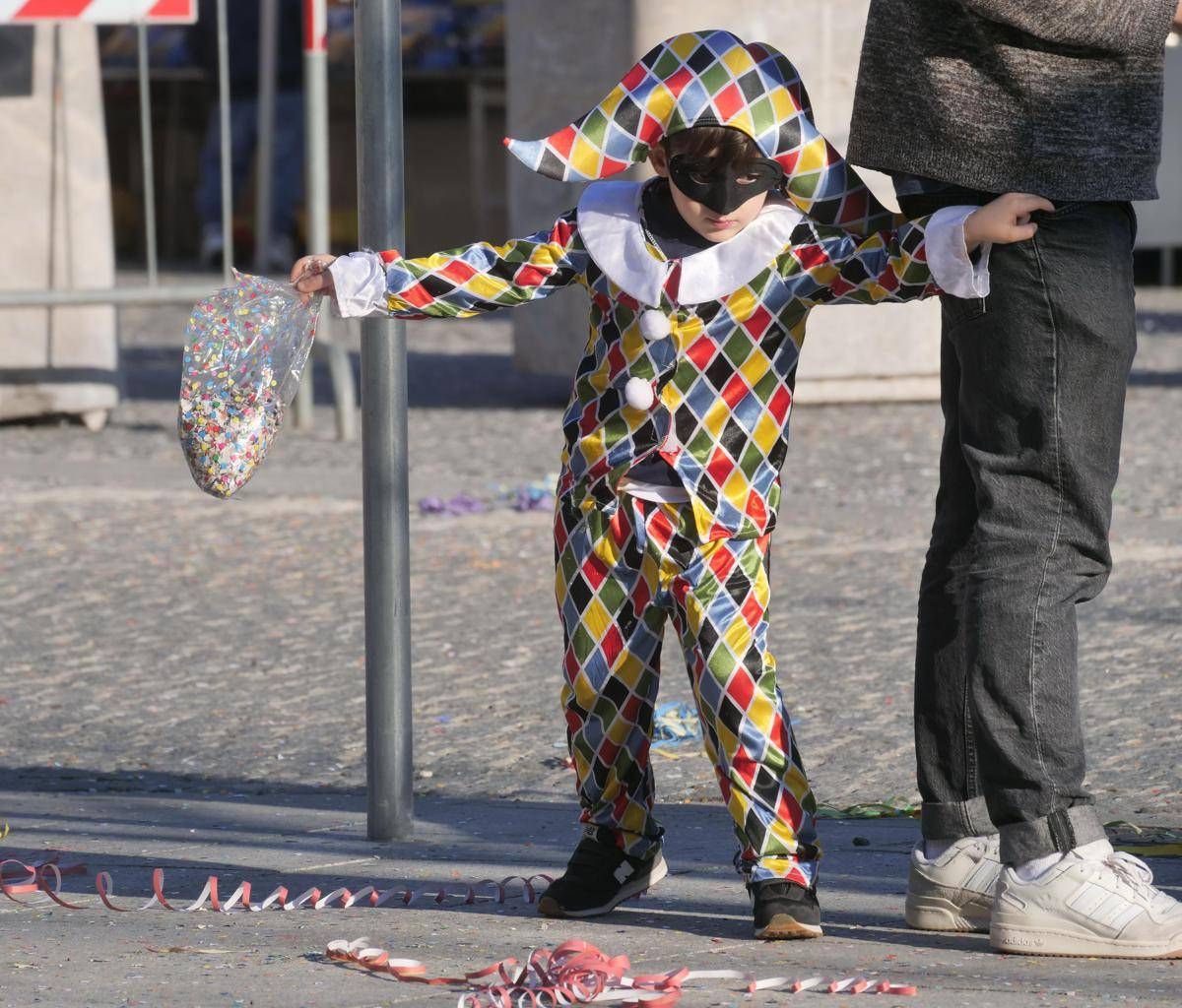 Carnevale, attenzione ai pericoli per i bambini: dalle maschere alle stelle filanti - 