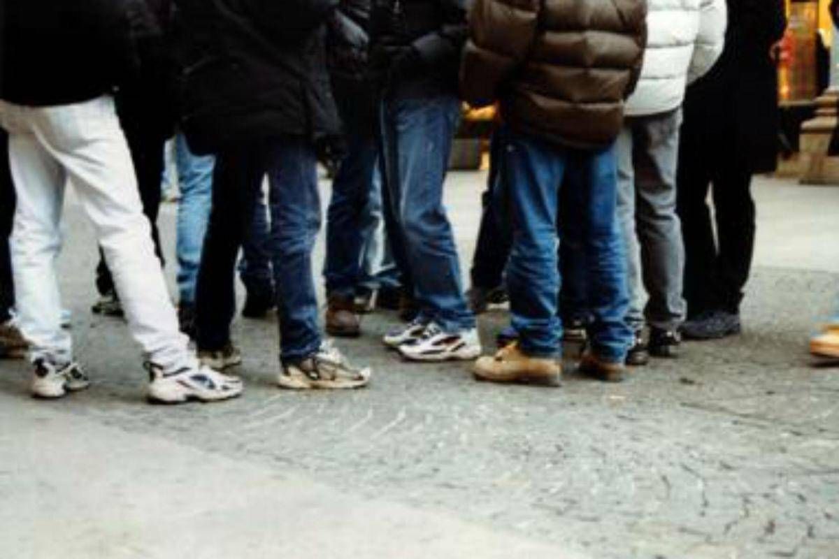 Teramo, 17enne disabile bastonato e gettato in cassonetto: la denuncia del papà sui social - 