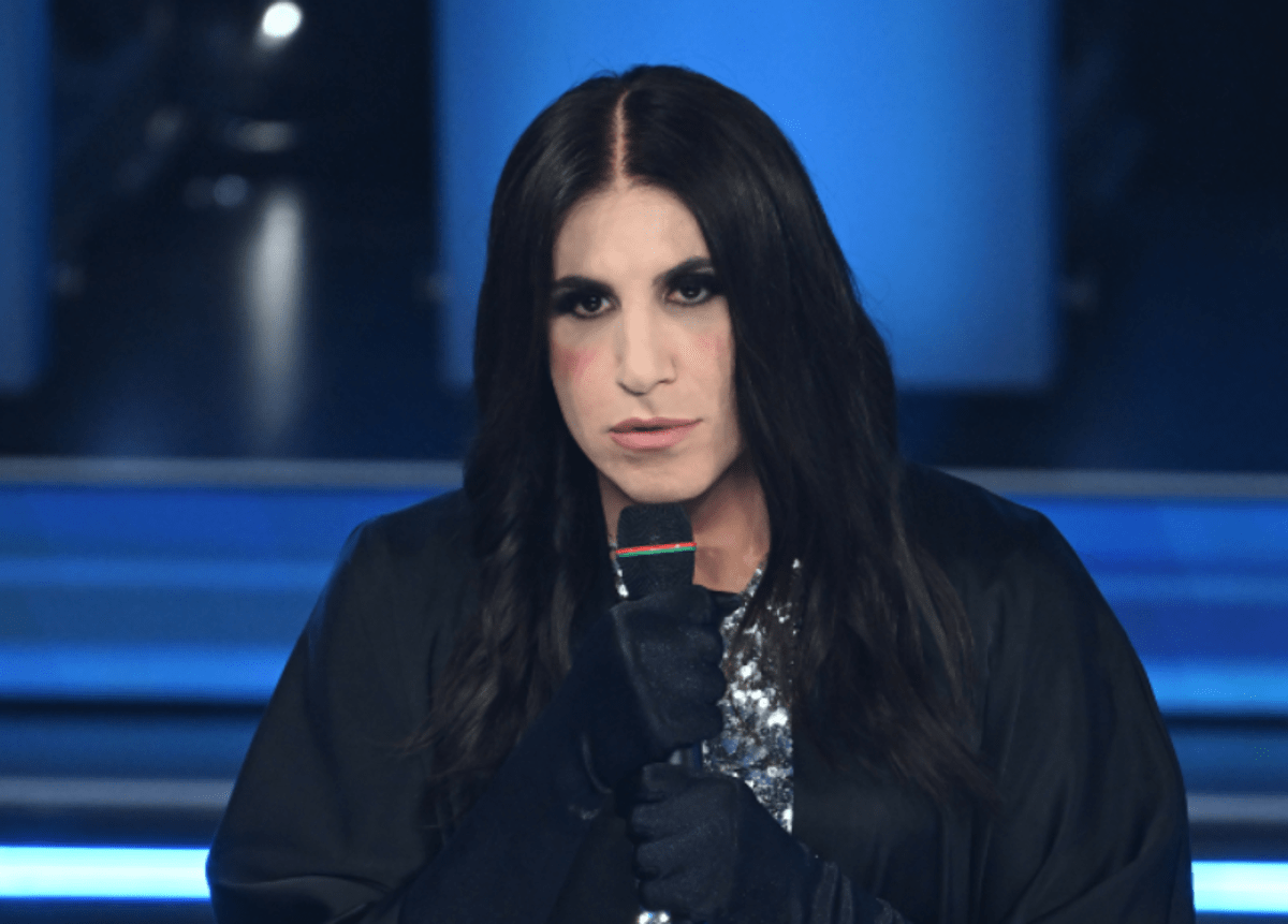 Sanremo 2026, Vincenzo De Lucia chi è: l'imitatore di Laura Pausini - 