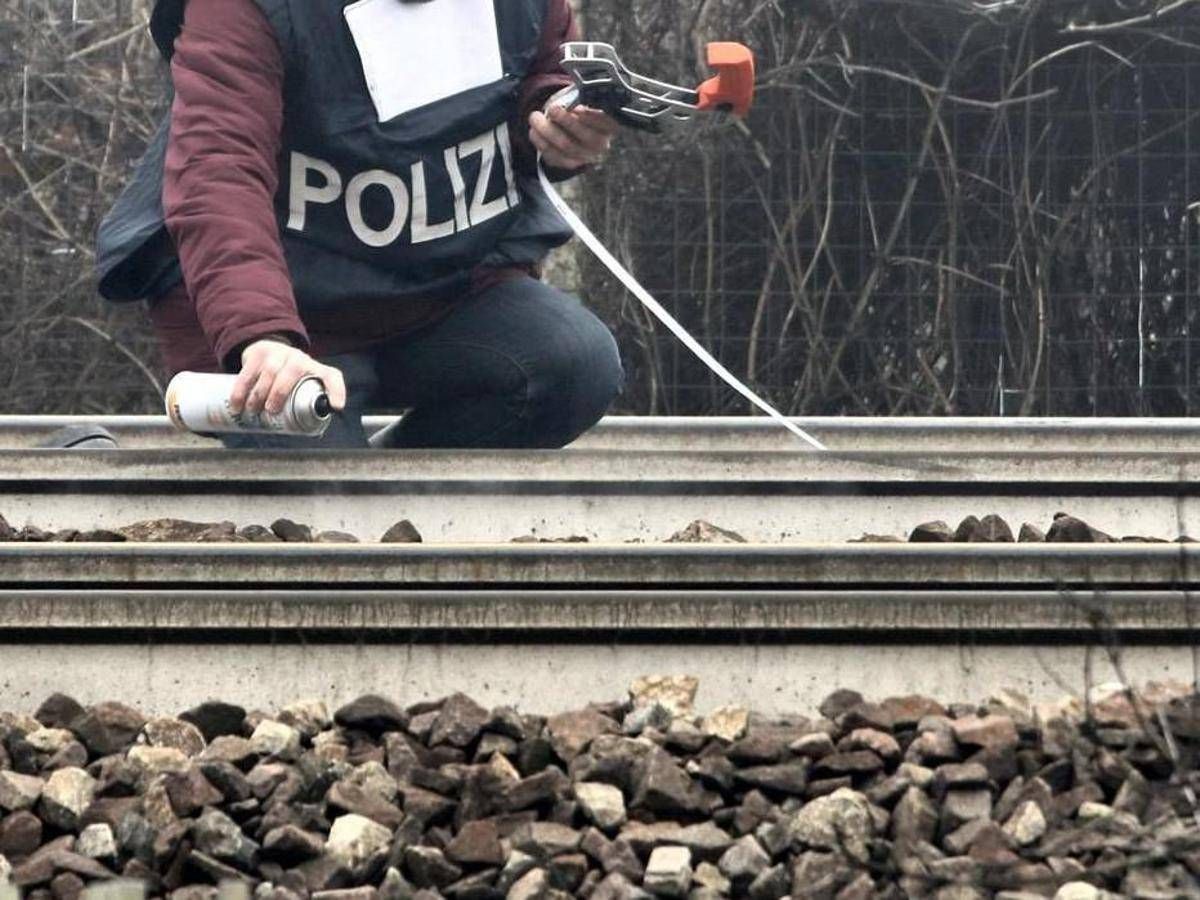 Milano Cortina, presunto sabotaggio su linea ferroviaria Lecco-Tirano: indaga l'antiterrorismo