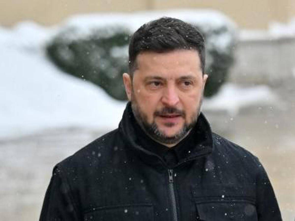 Ucraina, Trump vuole fine guerra entro giugno. Russia usa arma del freddo, Zelensky: "Terroristi" - 