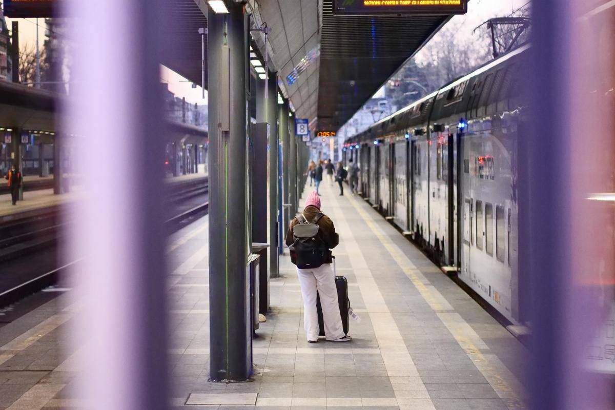 Scioperi, febbraio nero per i trasporti: treni, aerei bus e metro, tutte le date delle proteste - 