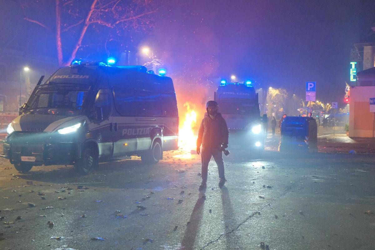 Scontri Torino, la bozza di risoluzione del centrodestra: "Attacco a Stato, più tutele per agenti" - 