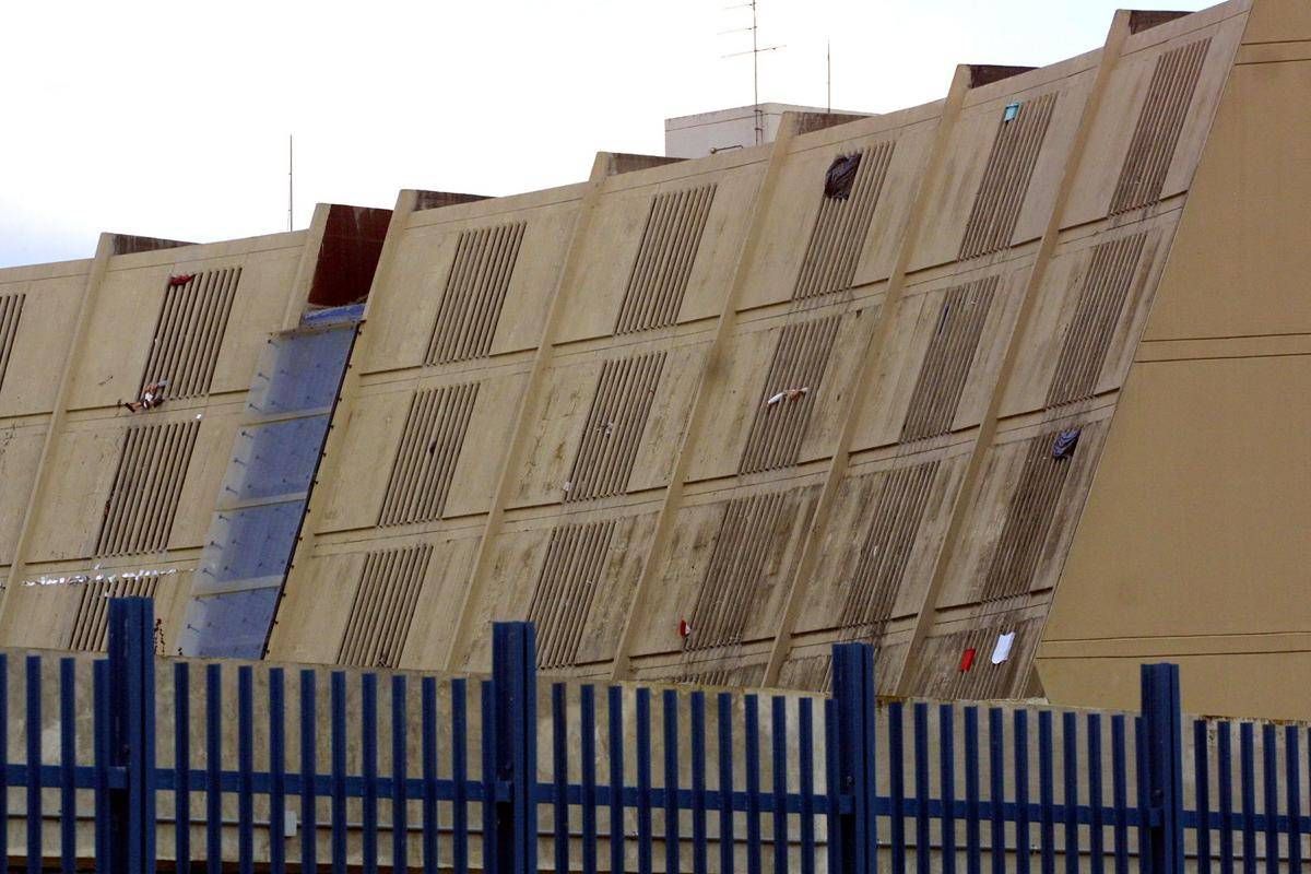 Aveva ucciso due donne, alla vigilia del processo killer tenta evasione dal carcere - 