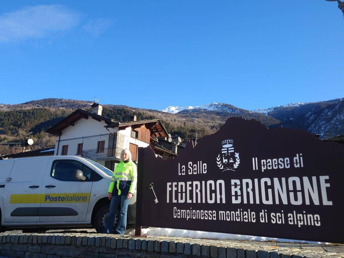 Poste, Sonia portalettere a La Salle tra quotidianità e grandi imprese sportive - 
