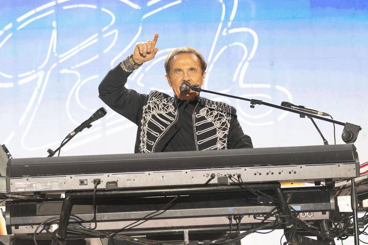 Sanremo 2026, i Pooh ospiti del Suzuki stage: il gran finale - 