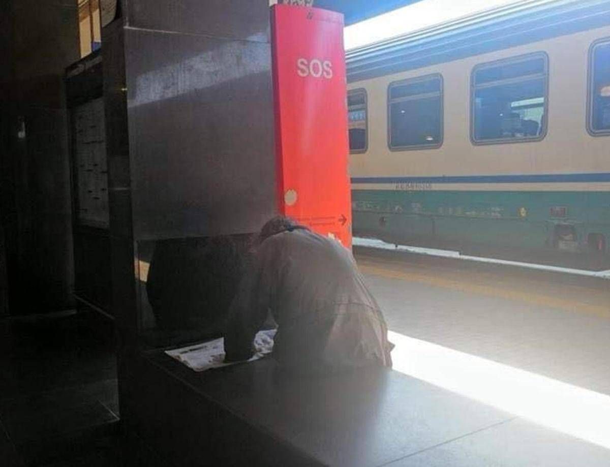 Choc a Roma, lite tra clochard: cosparge il rivale di alcol e gli dà fuoco - 