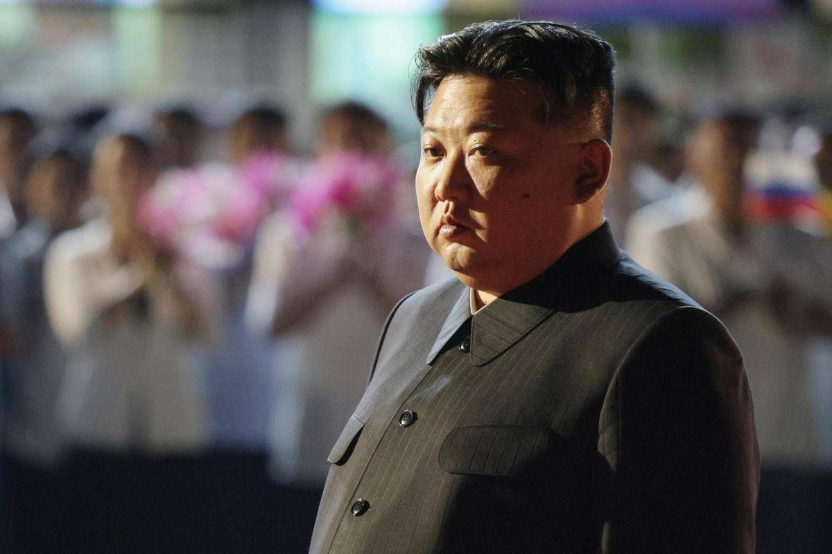 Corea del Nord, Kim Jong Un presenta nuovo lanciarazzi nucleare: "Arma unica al mondo" - 