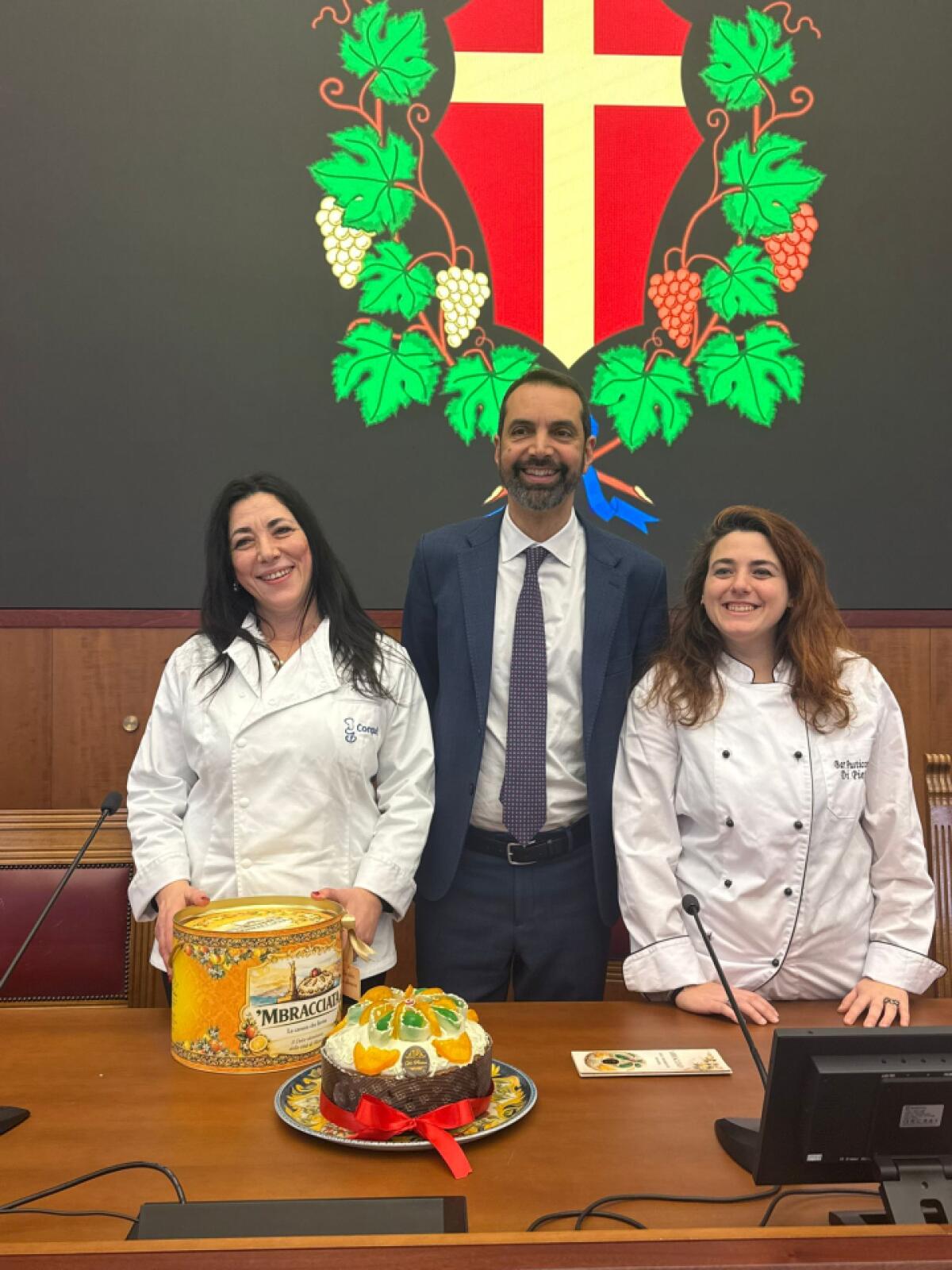 Il Comune di Messina presenta la 'Mbracciata', il nuovo dolce identitario della città - 