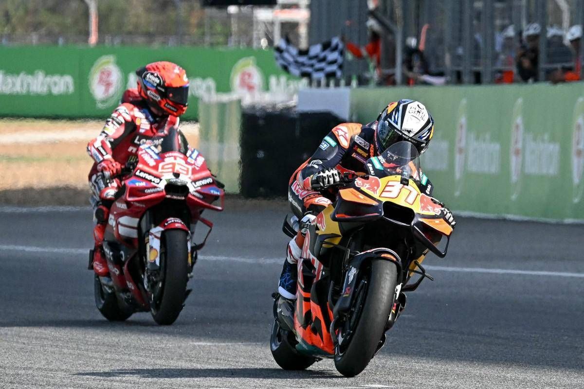 MotoGp, in Thailandia trionfa Acosta: vince gara Sprint davanti a Marc Marquez - 