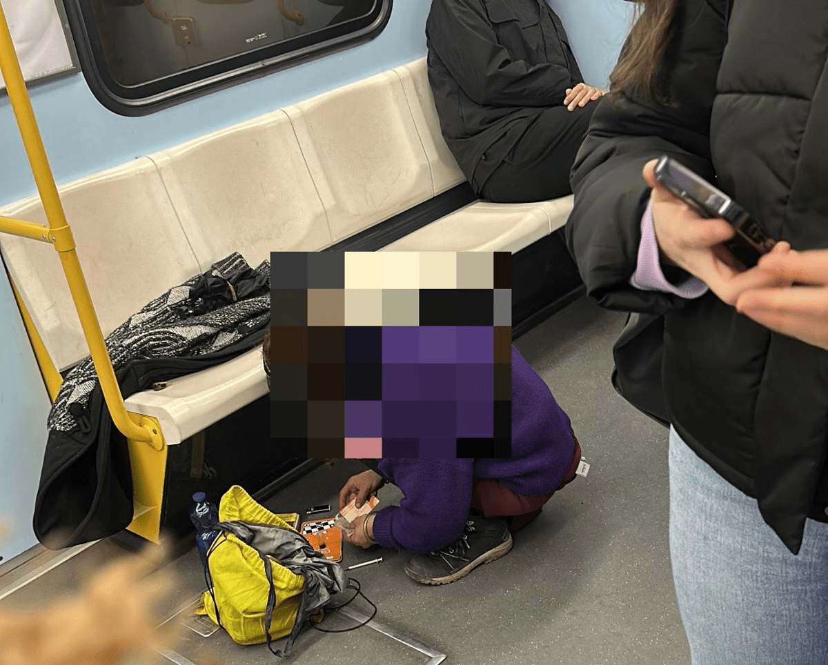 Choc a Milano, si buca in metro davanti a tutti: c'è pure una bambina - 