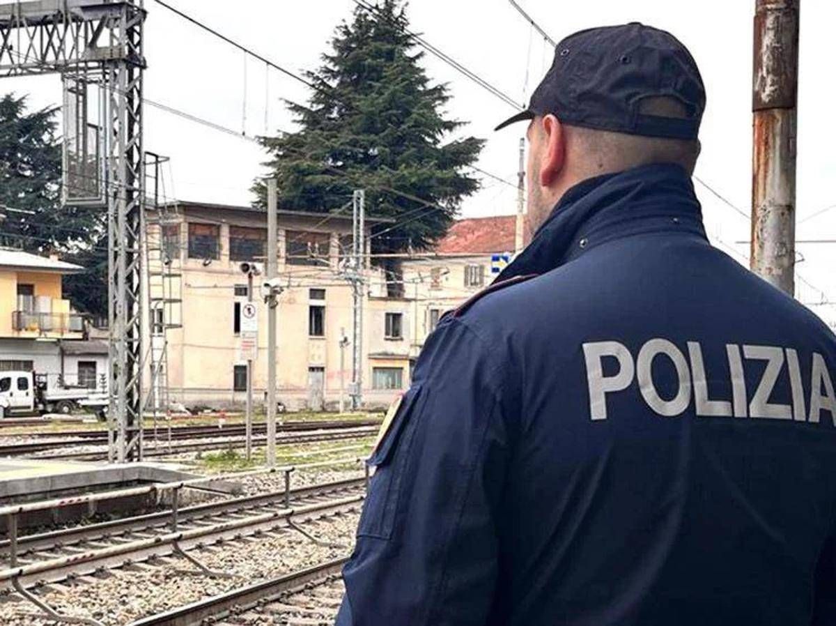 Trapani, ascolta musica con le cuffie e non sente l'arrivo del treno: muore a 17 anni