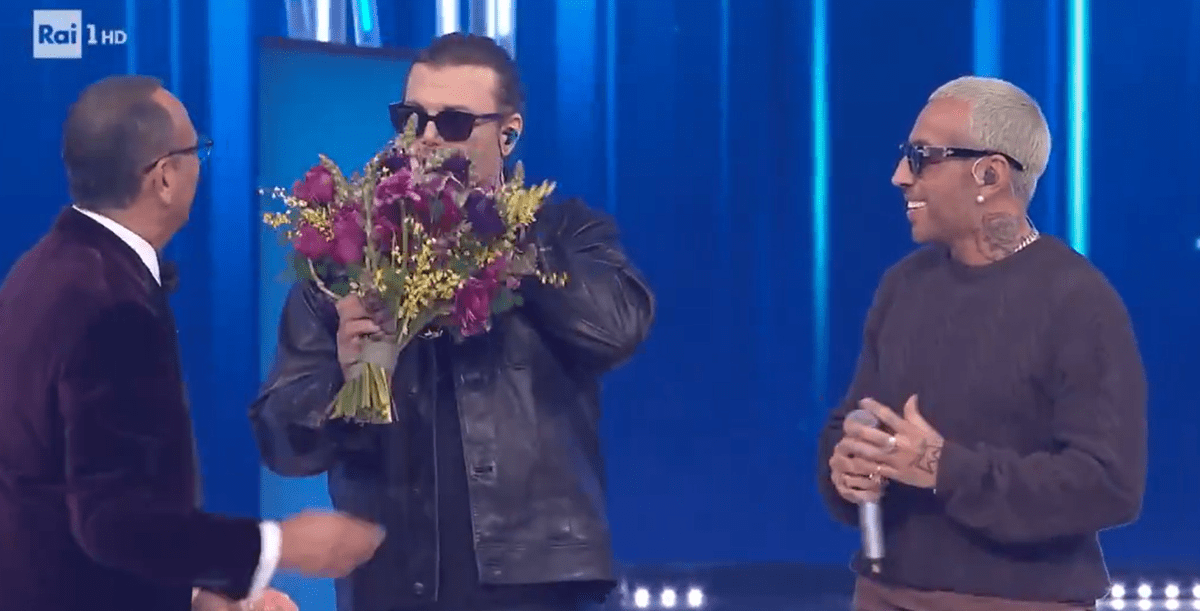 Sanremo 2026, Gianluca Grignani 'dissa' Laura Pausini sul palco: cosa ha detto - 