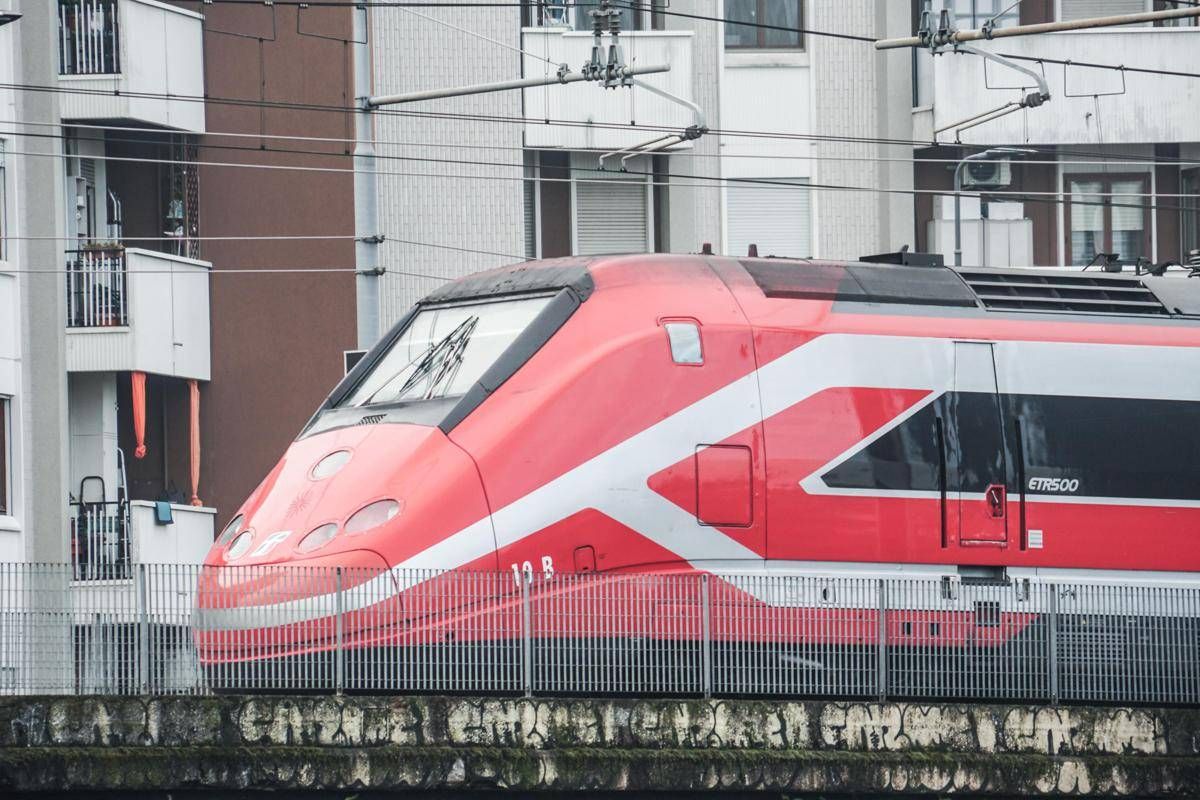 Sabotaggi su linee dell'Alta velocità, treni in ritardo e rallentamenti. Salvini: Atti criminali" - 