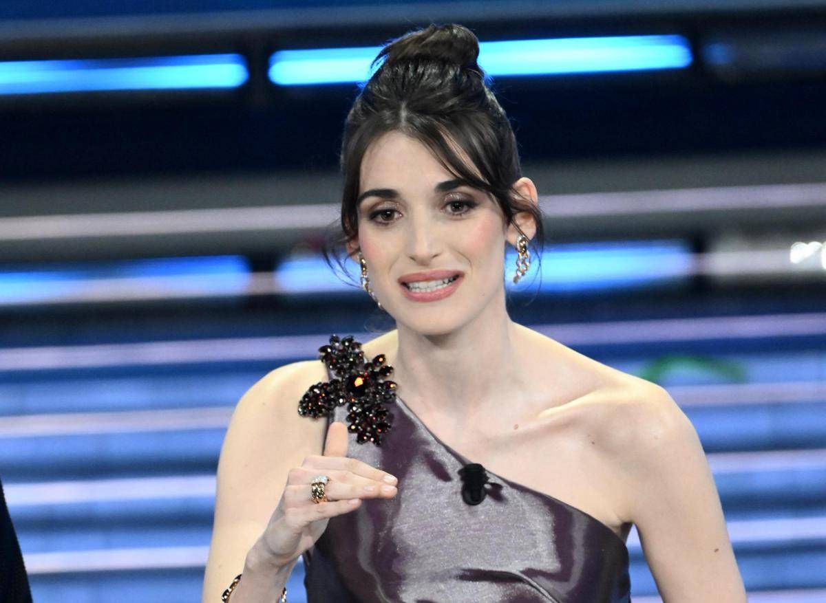 Sanremo, Pilar Fogliati porta sul palco fa l'aristocratica Uvetta: "Ma voi fate questo come lavoro?" - 