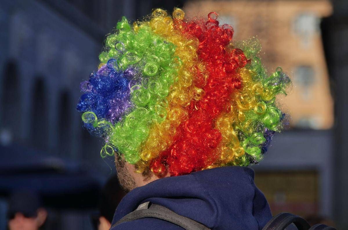 Carnevale, dalle maschere alle parrucche: non sicuri o contraffatti, sequestrati oltre 500mila prodotti - 