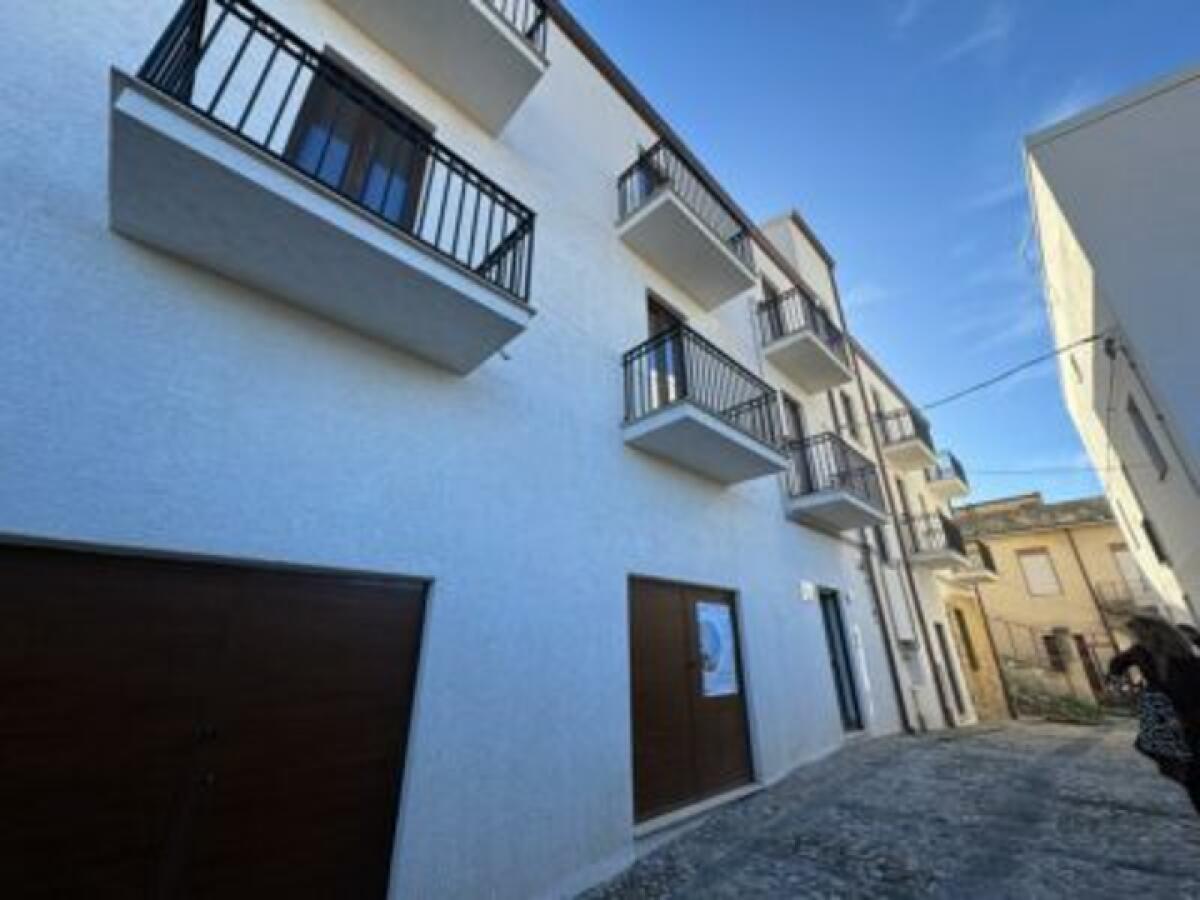 Bando del Comune di Caltanissetta per l'assegnazione di 8 alloggi di edilizia residenziale sociale in via Mazzini - 