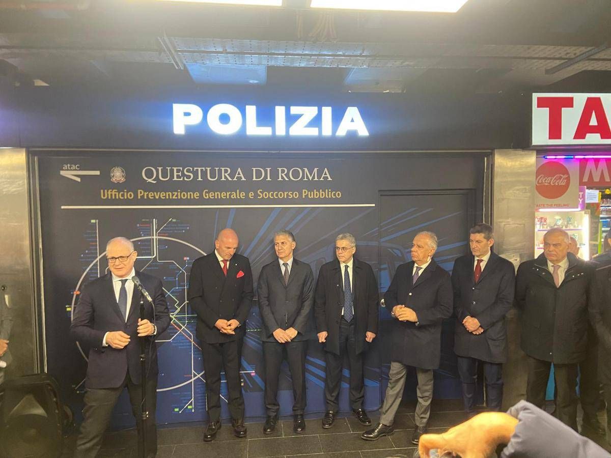 Roma, alla stazione Termini primo ufficio PolMetro, inaugurazione con Piantedosi - 