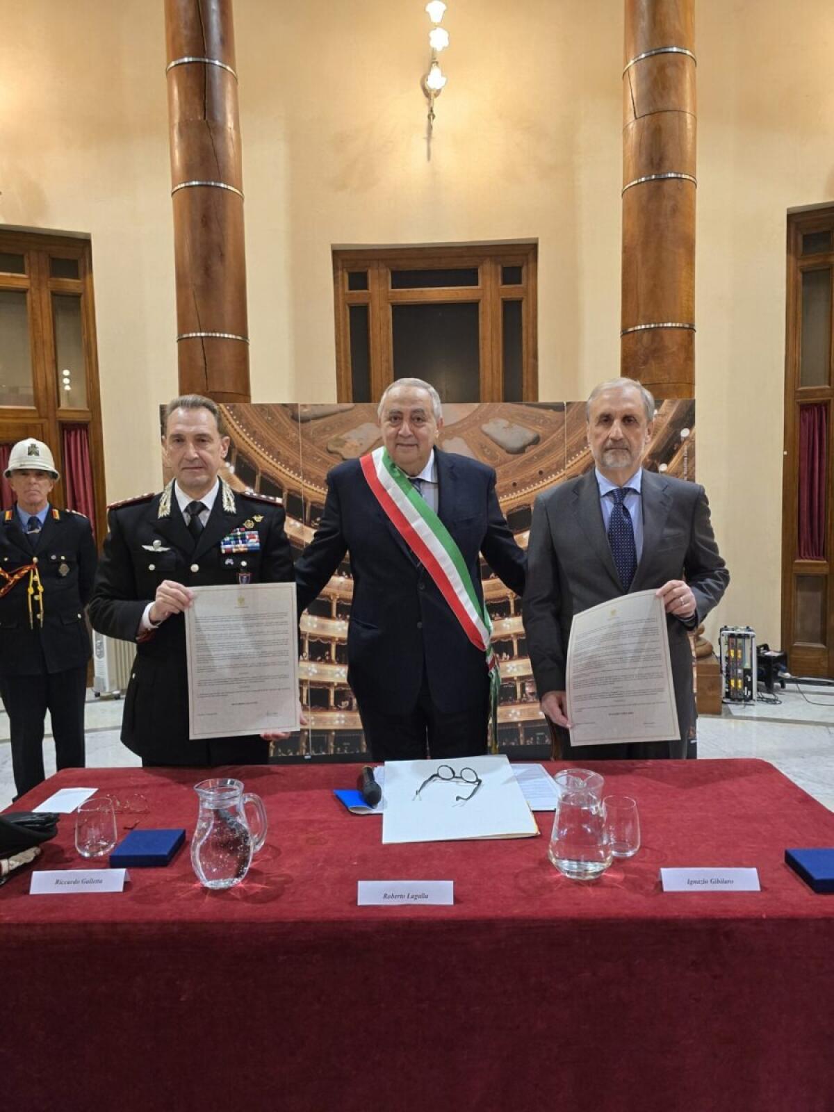 Comune di Palermo conferisce cittadinanza onoraria a due alti ufficiali delle Forze Armate - 