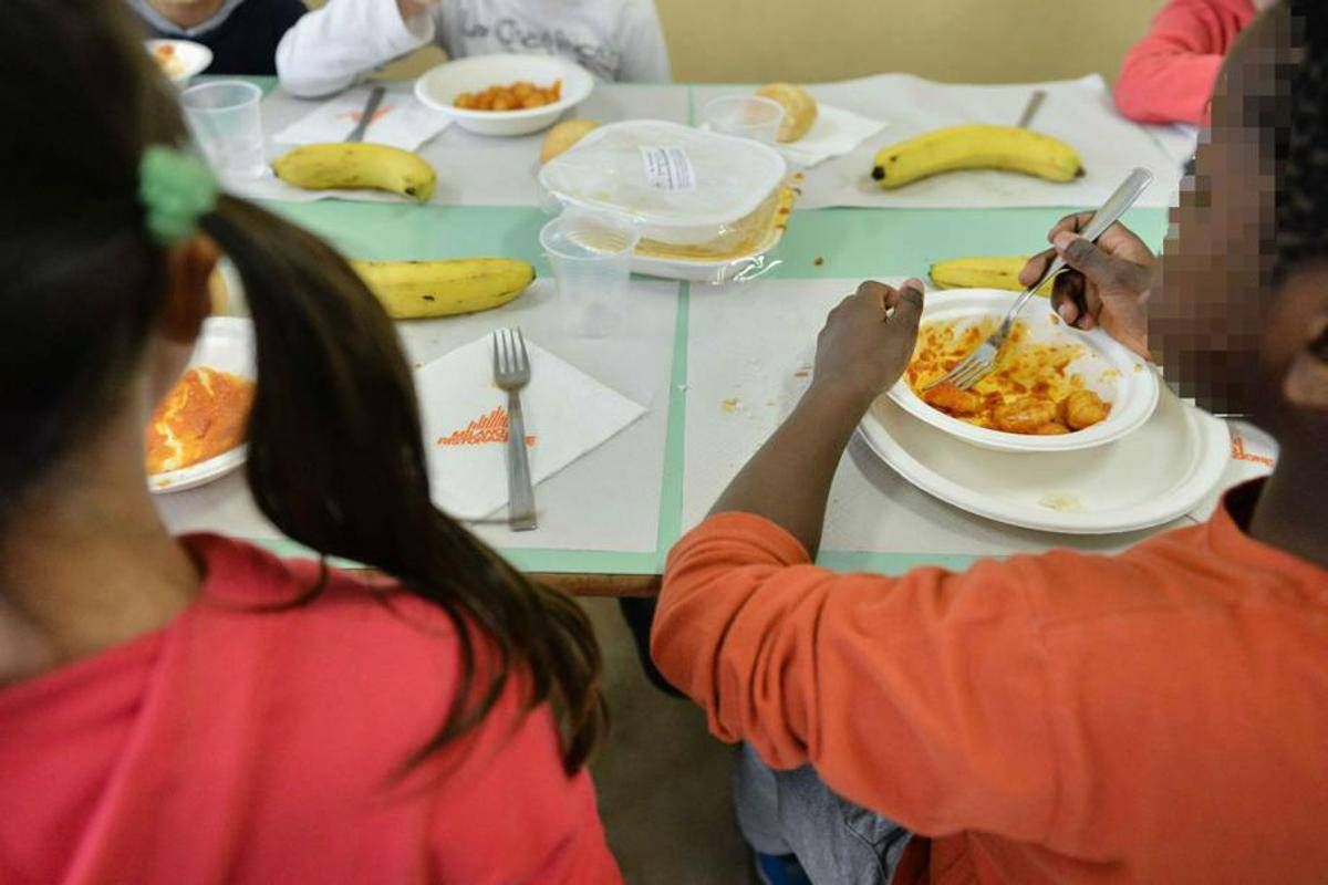 Bimbi a tavola, studio: "Mangiare senza aiuto favorisce sviluppo linguaggio" - 