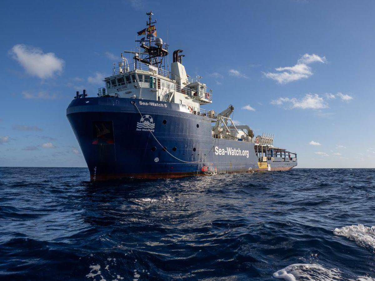 Migranti, Tribunale Catania revoca fermo Sea Watch 5 - 