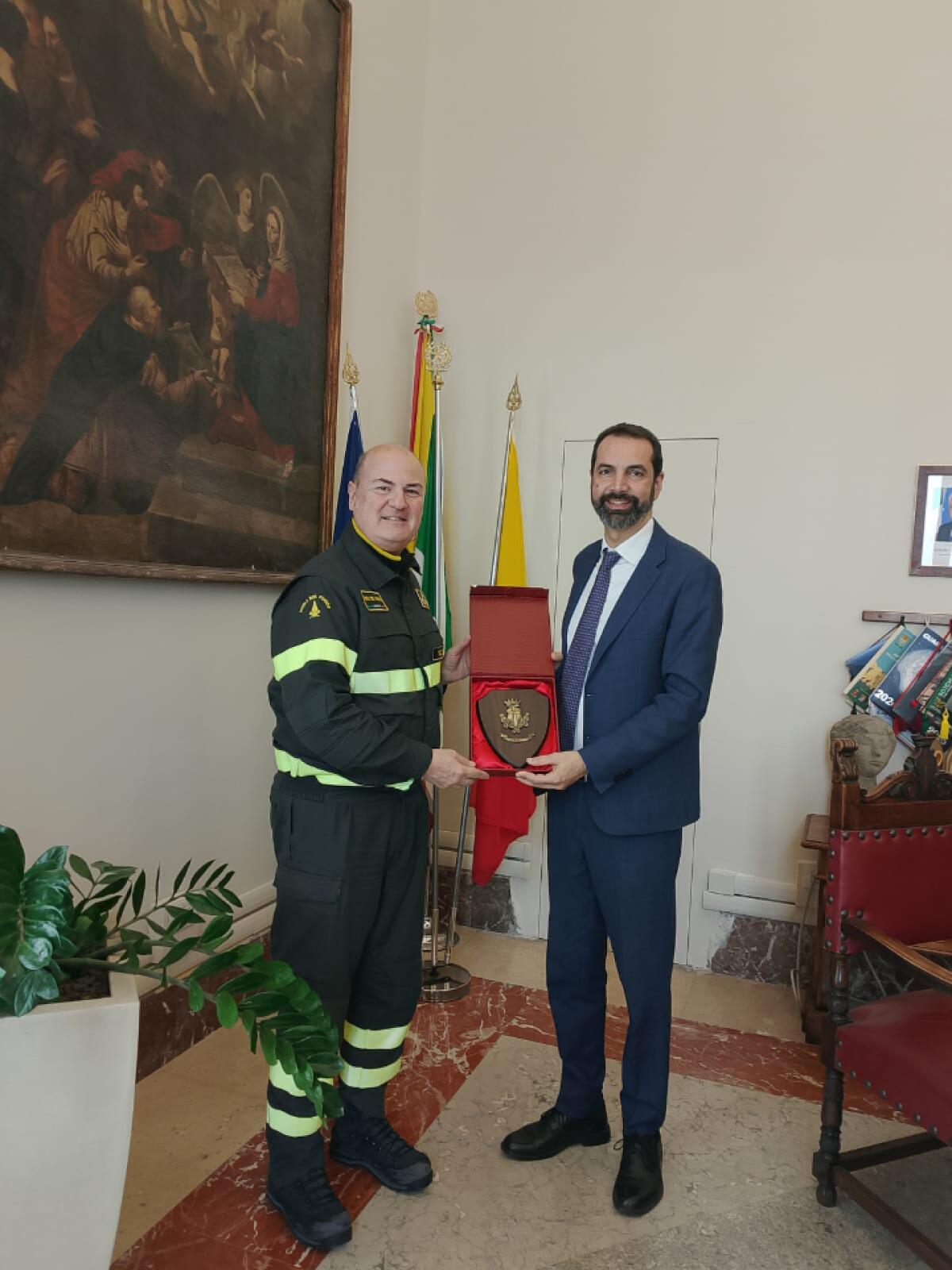 Nuovo Comandante Provinciale dei Vigili del Fuoco incontra il Sindaco del Comune di Messina