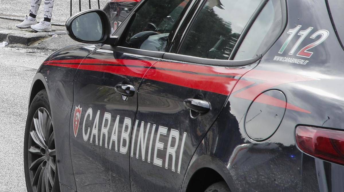 Guardia giurata spara alla moglie nel Beneventano: la donna è grave - 