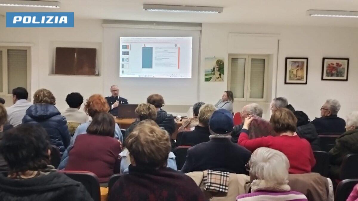 Polizia di Ragusa al fianco degli anziani nella lotta contro le truffe online - 