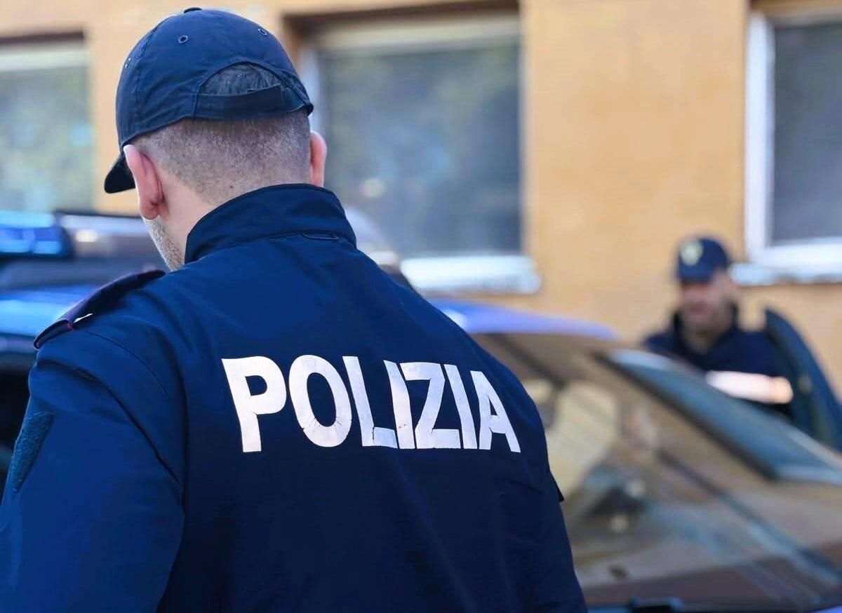Polizia di Caltanissetta denuncia un ventiquattrenne per furti a Niscemi
