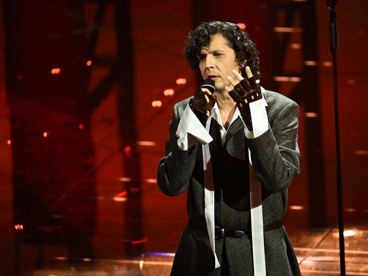 Ermal Meta, bufera social per 'Stella stellina' a Sanremo: "Ma non vi vergognate?" - 