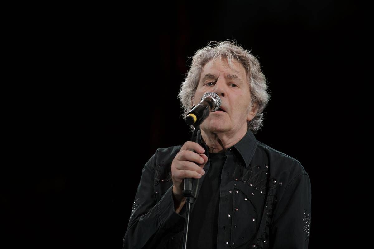 Sanremo 2026, Fausto Leali riceve il 'premio alla carriera': 60 anni di musica - 