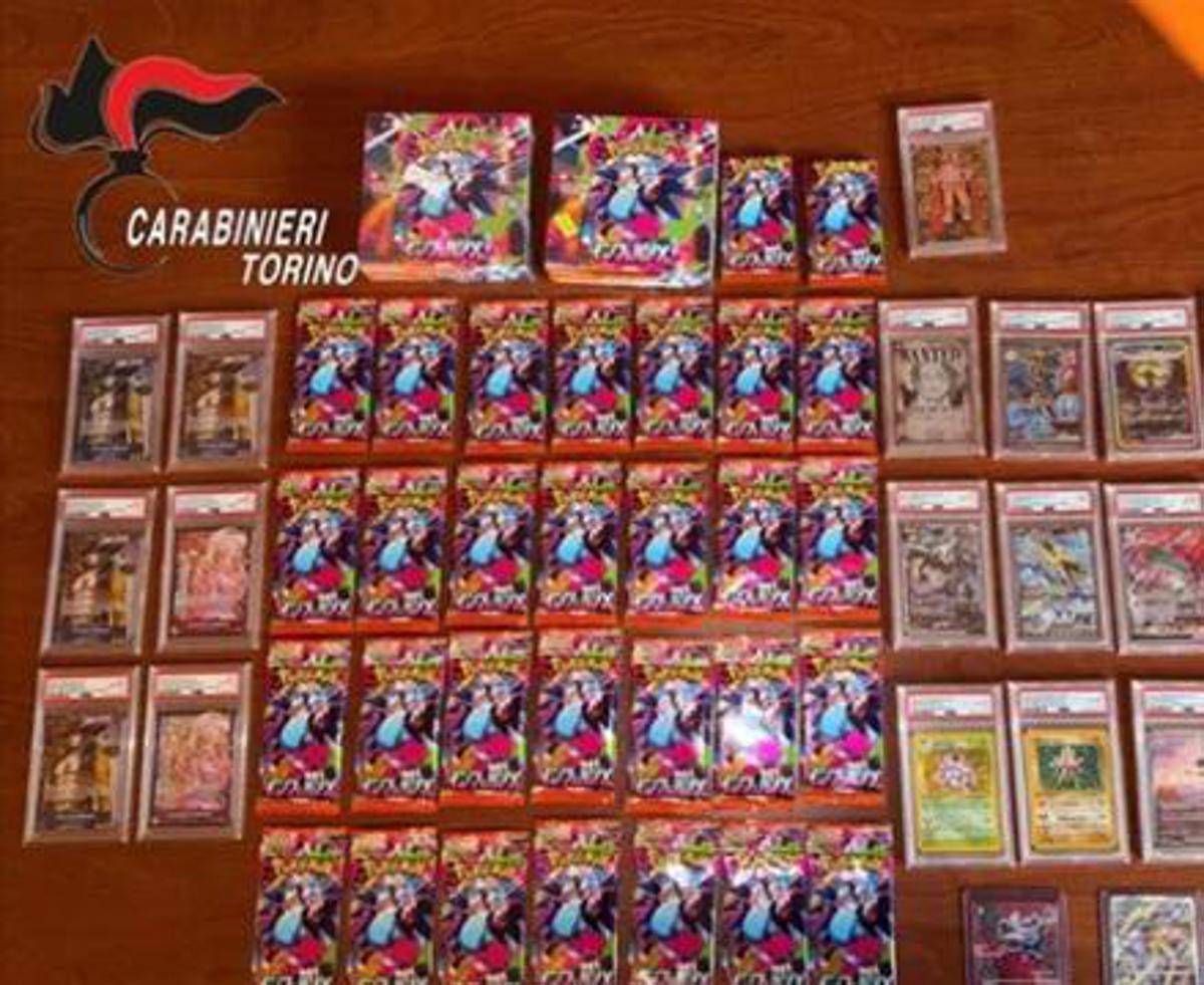 Gli rubano carte pokemon per 20mila euro, le ritrova online: due denunce - 